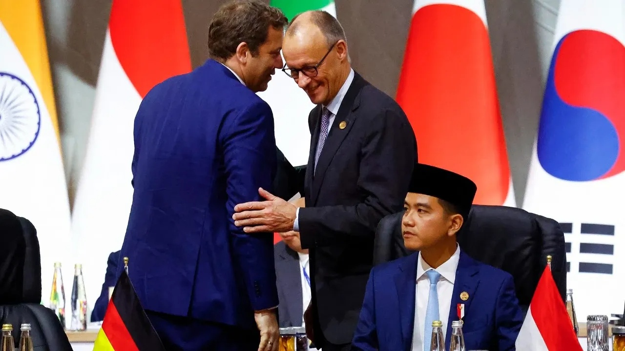 Gibran Tekankan Pentingnya AI & QRIS untuk Inklusi Ekonomi Global