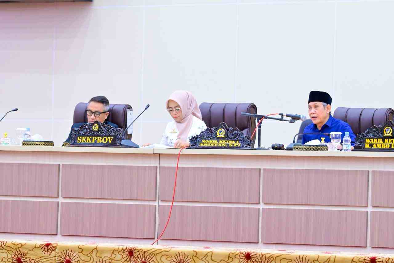 Pemprov Sulteng Serahkan Rancangan APBD 2026 ke DPRD