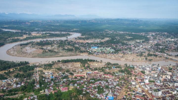 Banjir & Longsor di Sumatera: Korban Tewas Capai 921 Jiwa, Evakuasi Masih Berlanjut