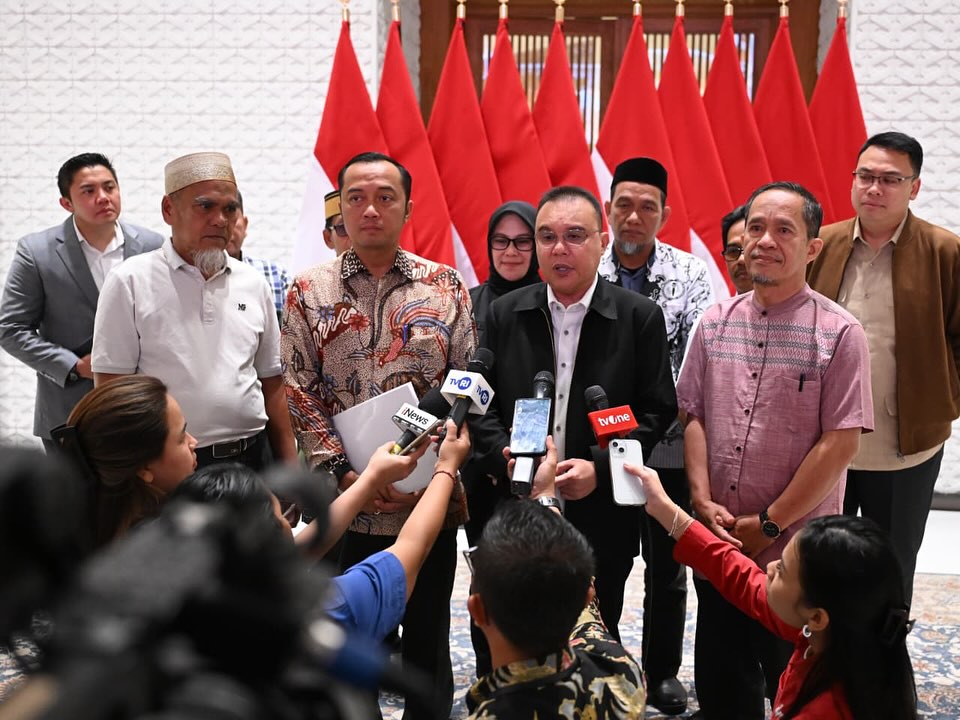 Presiden Prabowo Berikan Rehabilitasi kepada Dua Guru ASN Luwu Utara yang Dipecat Akibat Kasus Iuran Guru Honorer